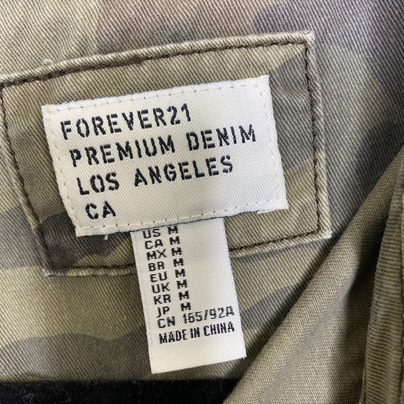 Forever 21 Camo Button Up Shirt Jacket size medium - Picture 3 of 6